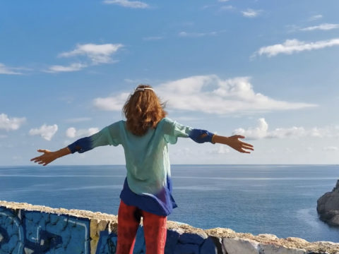 Released ” L’Infini ” in video.